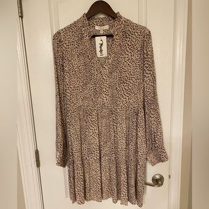 Karlee leopard print dress , new with tags. Size M